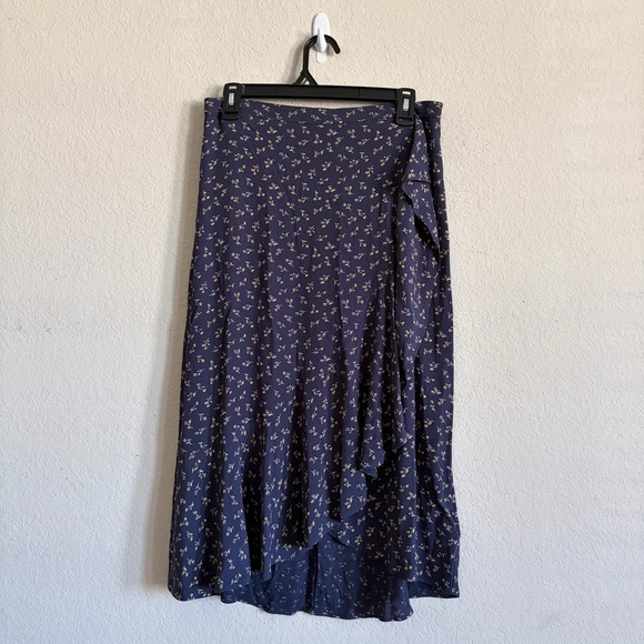 Madewell Dresses & Skirts - Madewell size 4 Floral Navy Blue Women's Skirt ditzy floral feminine cottagecore